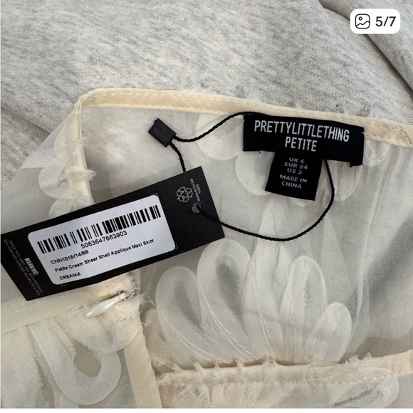 PrettyLittleThing Ivory Floral Maxi Skirt - Picture 5 of 5